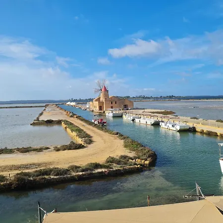 Mario Nuccio 9 مارسالا